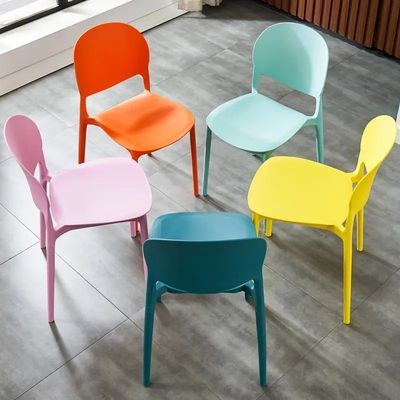 satın al Renkli Modern Yatak Odası Yemek Sandalyesi Mutfak Kafe ve Restoran için PP Plastikten Yapılmış Çevrimiçi üretim